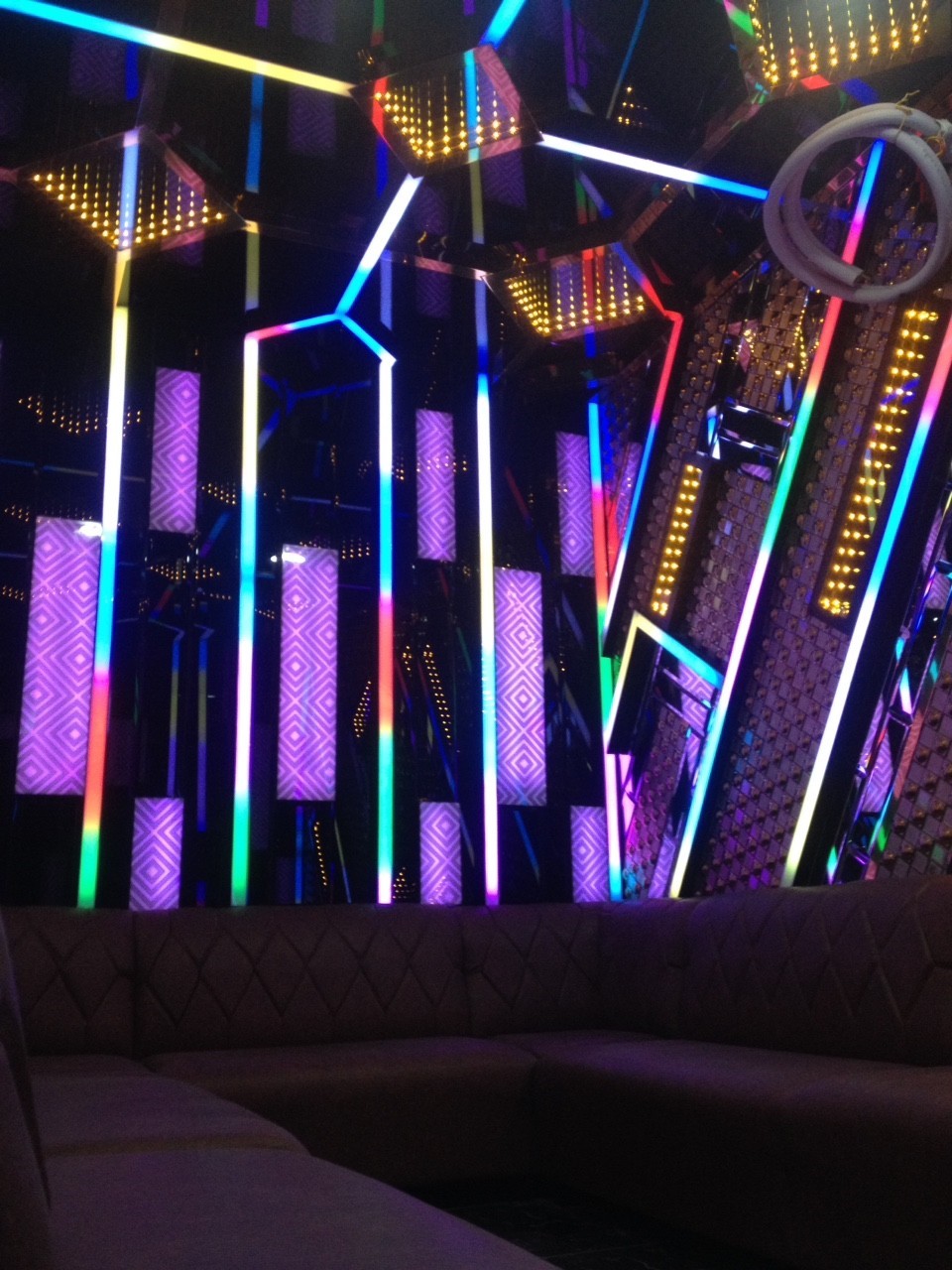 Hình thi công phòng Karaoke gia đình hiện đại Nexttop 2 Hình thi công phòng Karaoke gia đình hiện đại Nexttop 2