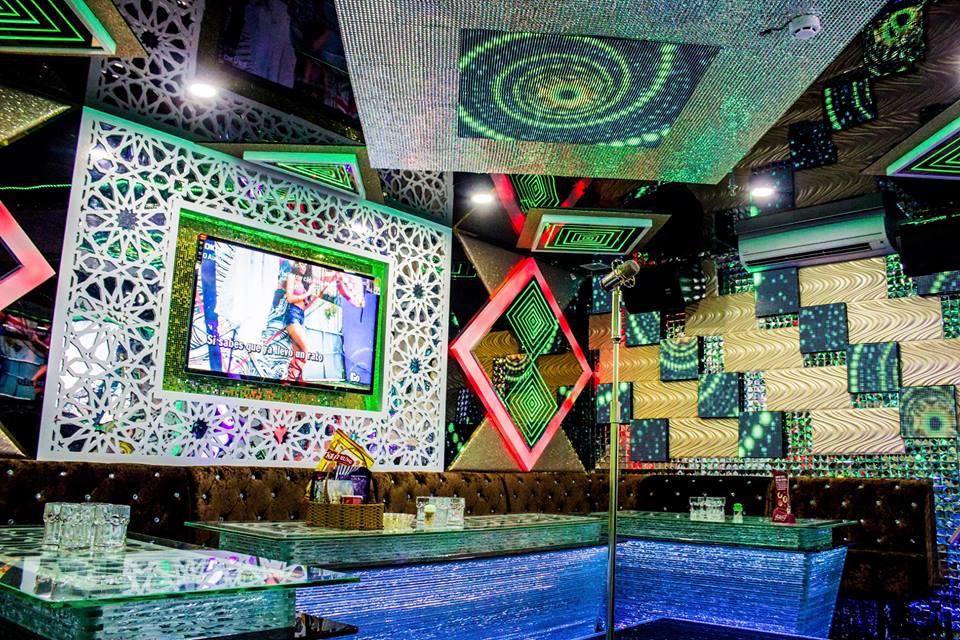 Hình thi công phòng karaoke hiện đại - Karaoke Vui Vui 6