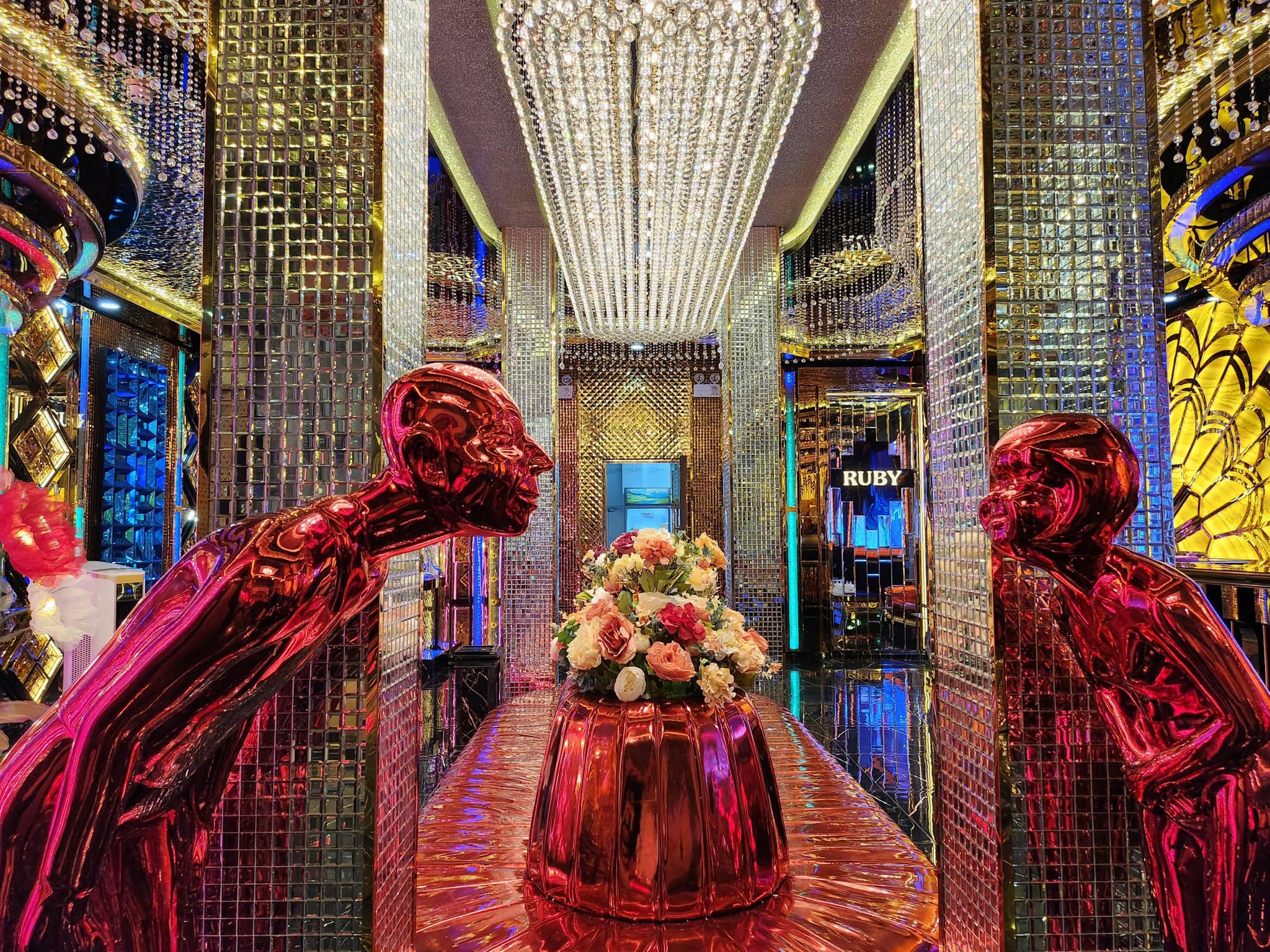 Hình ảnh thi công karaoke thực tế tại KTV Ruby