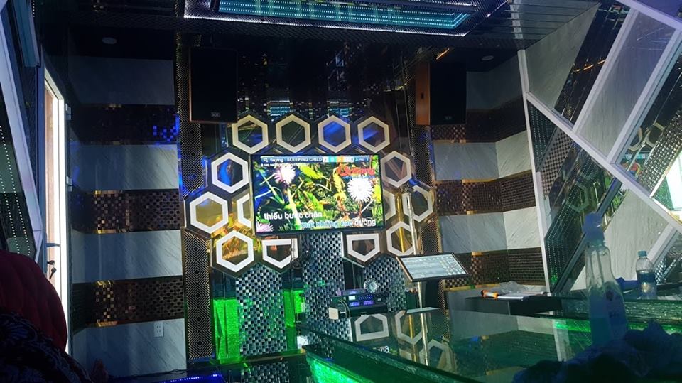 Hình hiệu ứng ánh sáng cho phòng karaoke 5 Hình hiệu ứng ánh sáng cho phòng karaoke 5