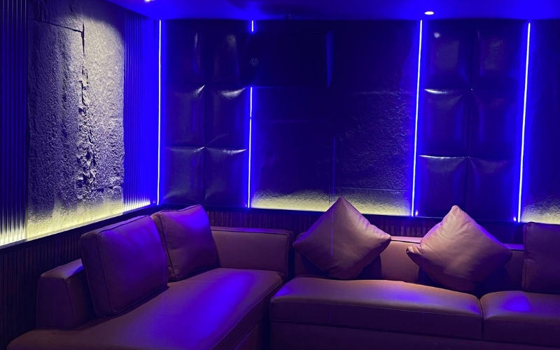 Hình ảnh thi công thực tế phòng karaoke gia đình