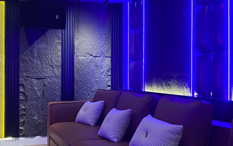 Hình ảnh thi công thực tế phòng karaoke gia đình