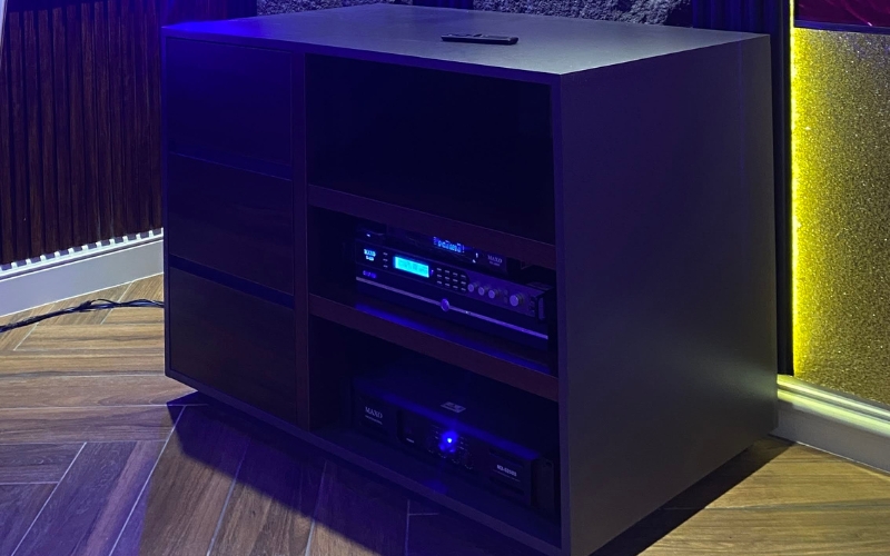 Hình ảnh thi công thực tế phòng karaoke gia đình