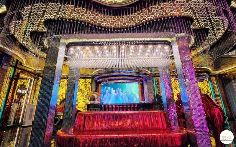 Mẫu đèn chùm trang trí karaoke Mẫu đèn chùm trang trí karaoke