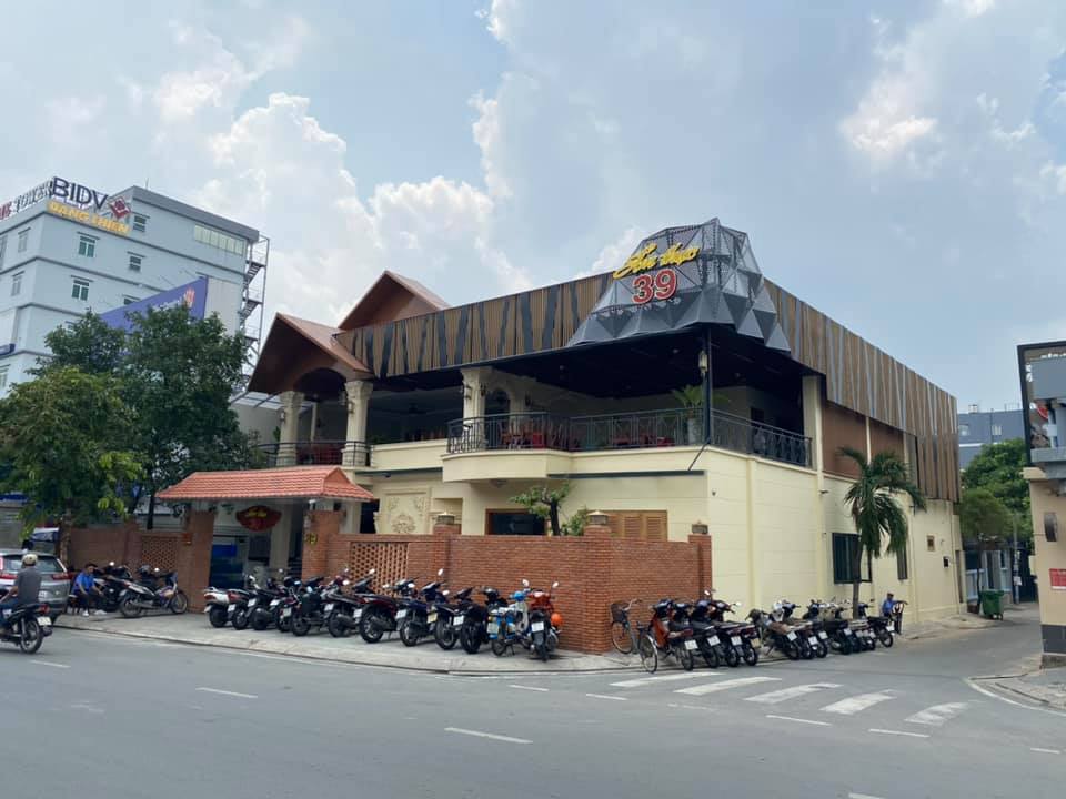 Mặt tiền nhà hàng thực tế Mặt tiền nhà hàng thực tế